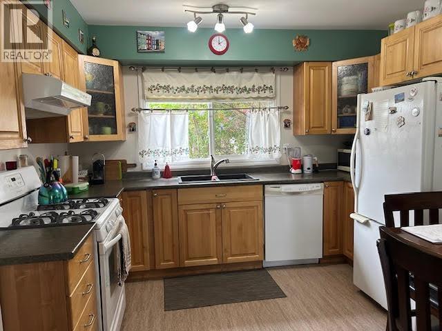 #7 5320 MOUNTAINVIEW DRIVE - Image 2