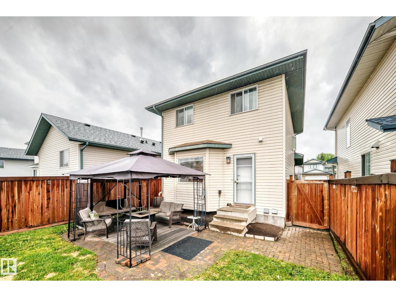 11831 9 AV NW — photo 31