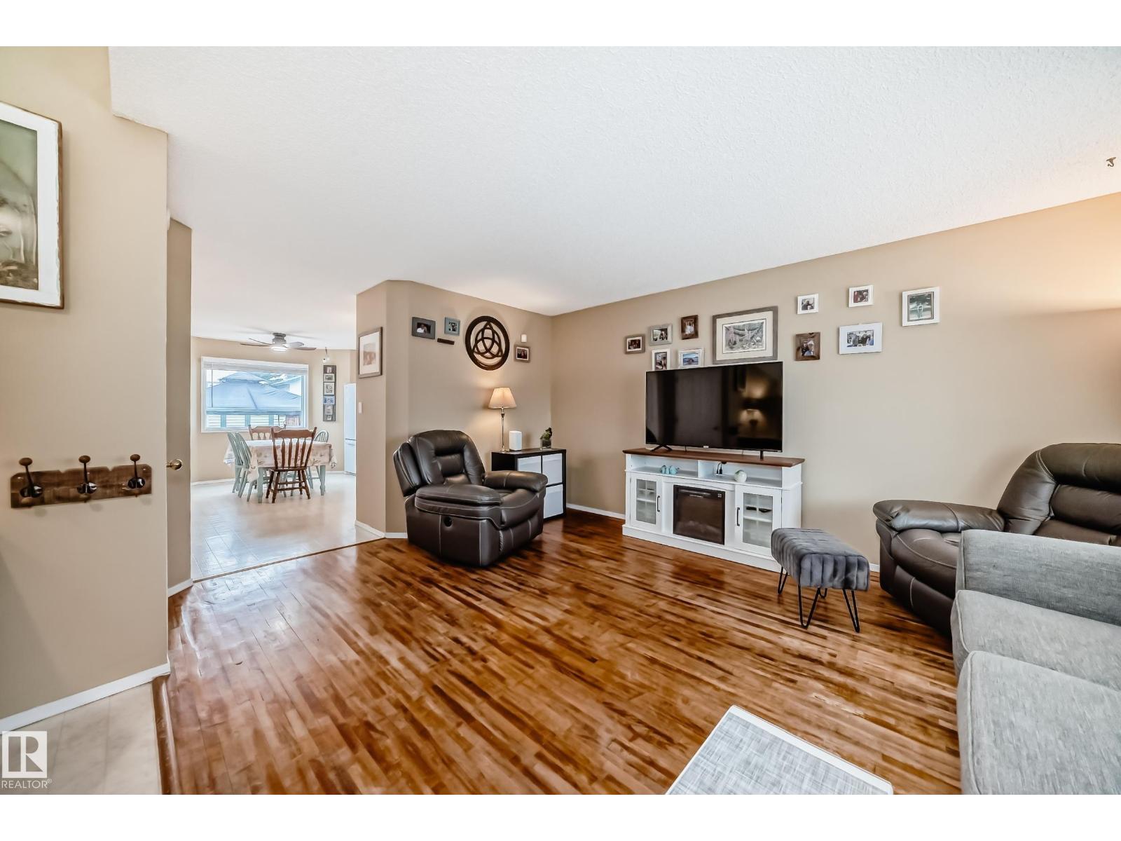 11831 9 AV NW - photo 5
