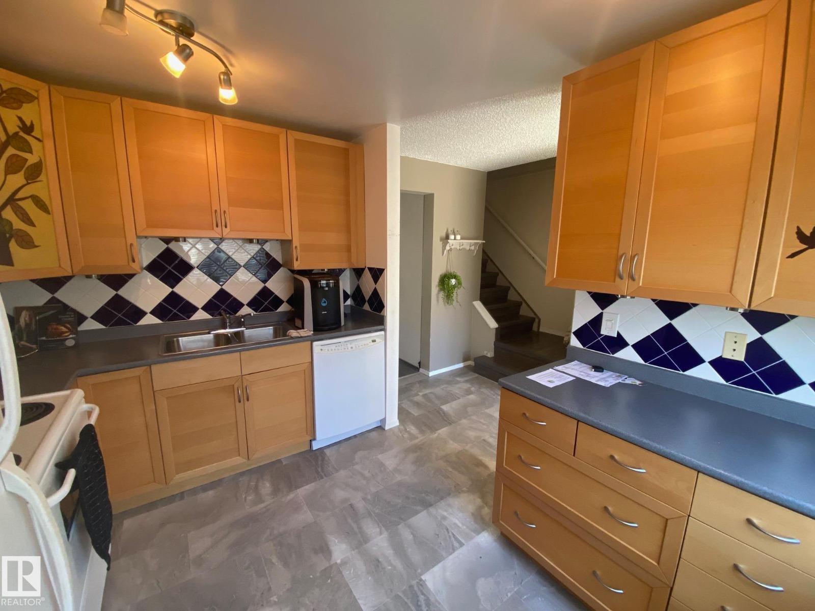 #63 2030 Brentwood Blvd - 10