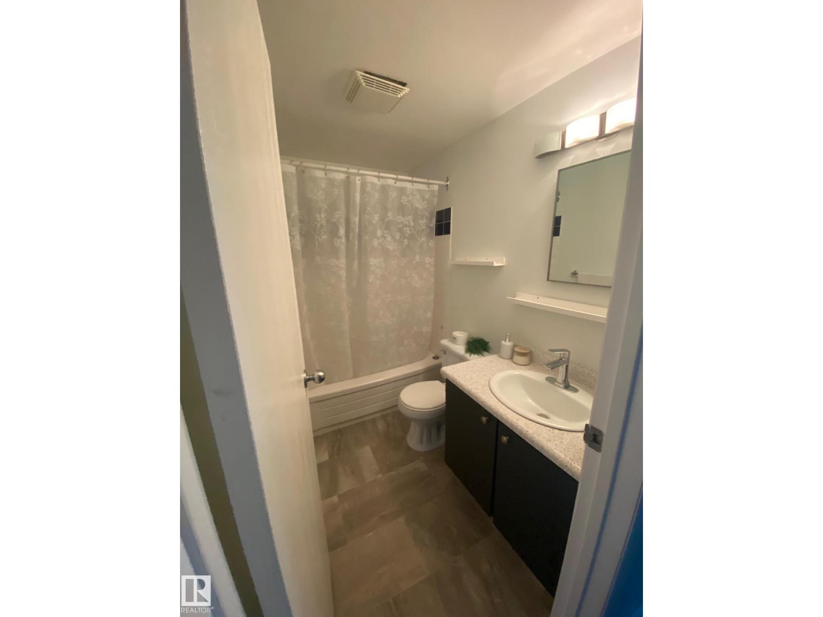 #63 2030 Brentwood Blvd - 24