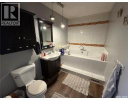Laundry room - 103 4th Avenue Se, Weyburn, SK S4H1X7 Photo 10