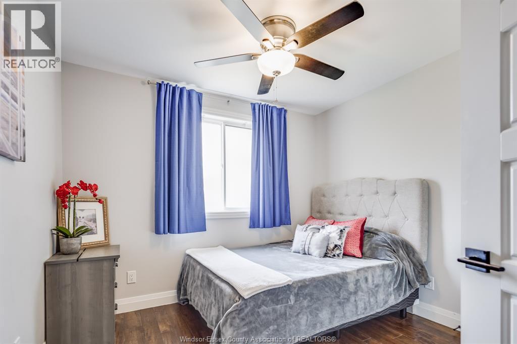 257 ROBINSON AVENUE - 17