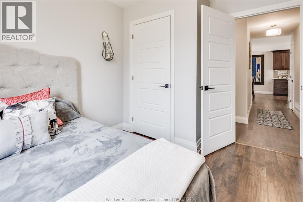 257 ROBINSON AVENUE - 18