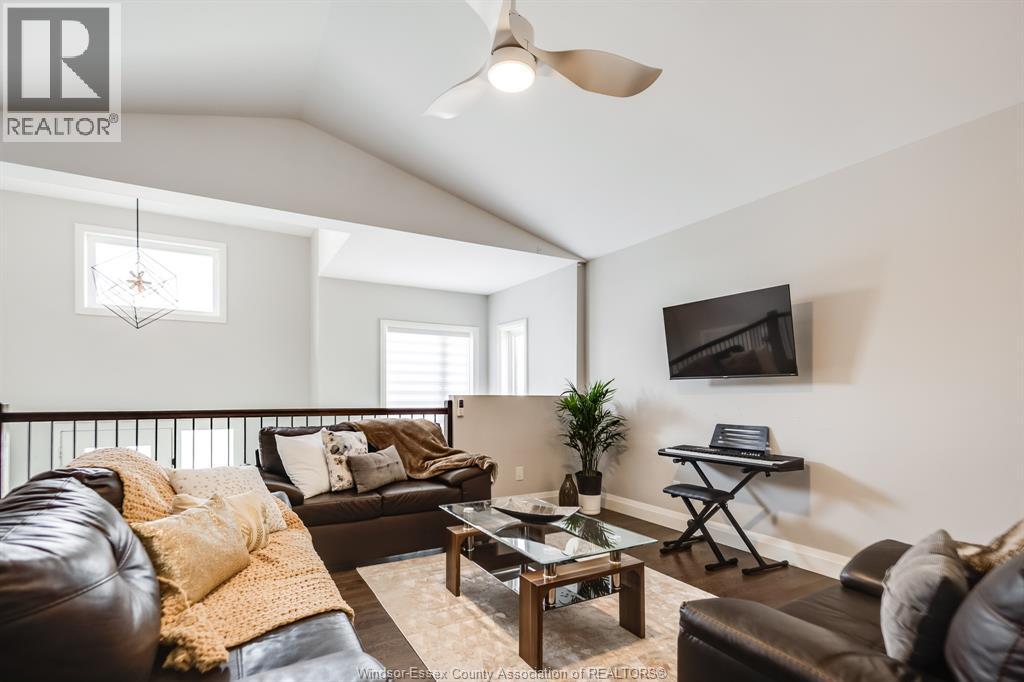 257 ROBINSON AVENUE - 7