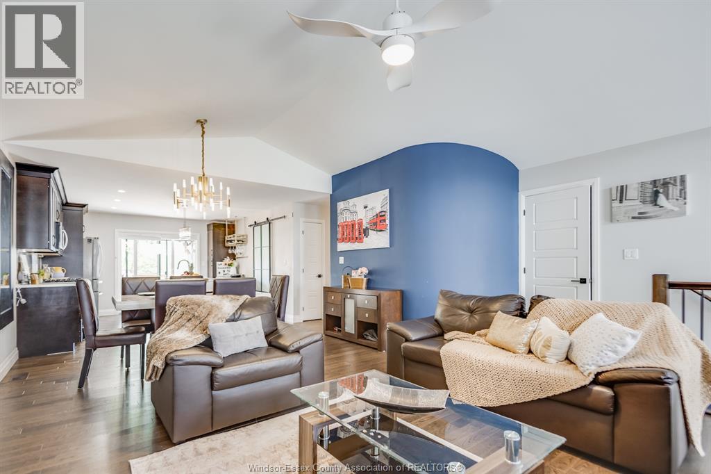257 ROBINSON AVENUE - 9