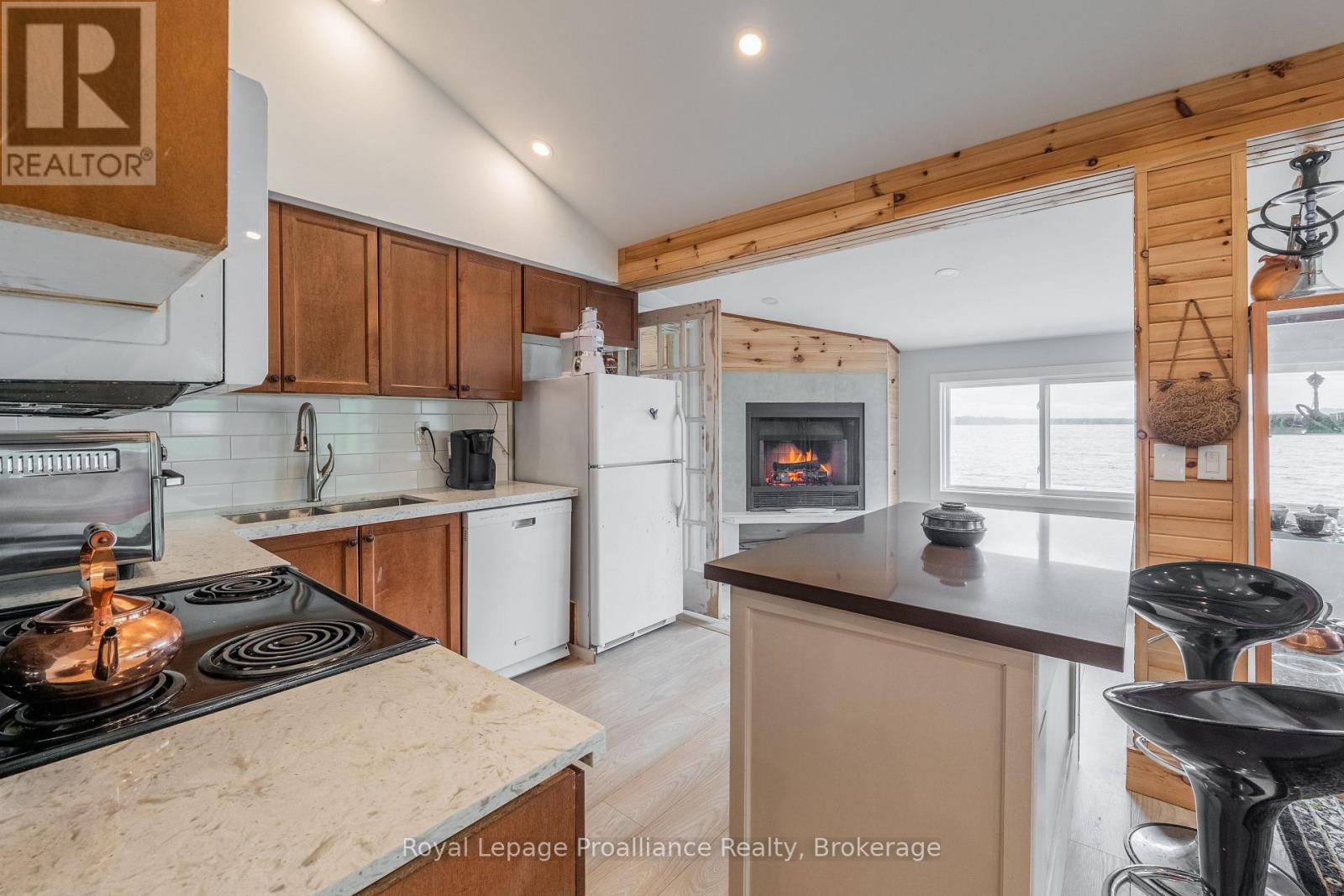 75 HOUSTON LANE - 30