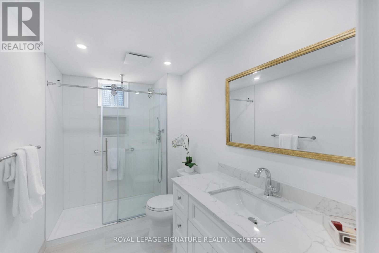 43 VIAMEDE CRESCENT - 30