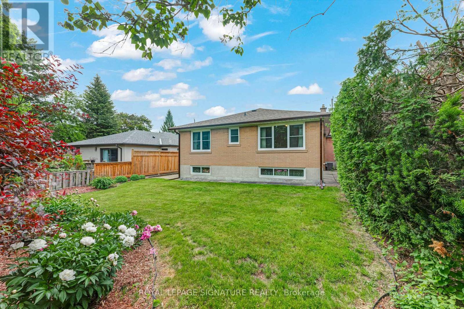 43 VIAMEDE CRESCENT - 34