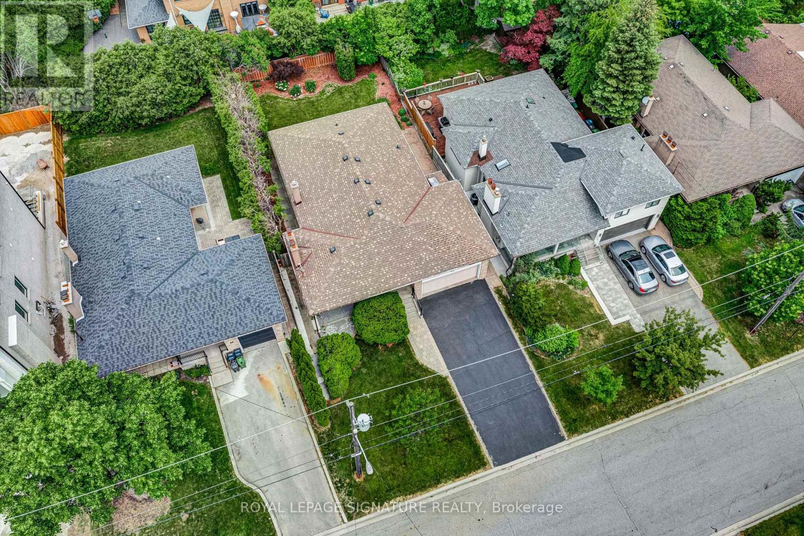 43 VIAMEDE CRESCENT - 40