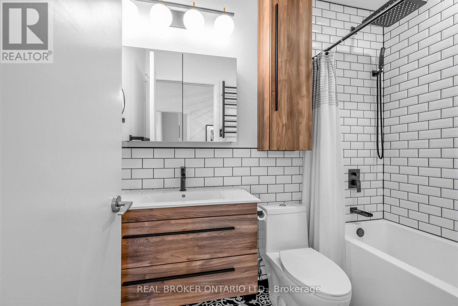 #260 209 FORT YORK BOULEVARD - 18