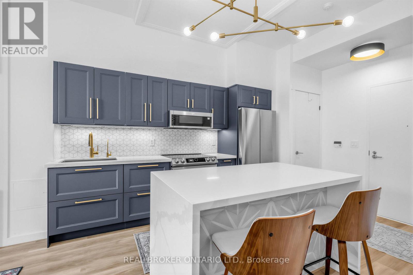 #260 209 FORT YORK BOULEVARD - 8