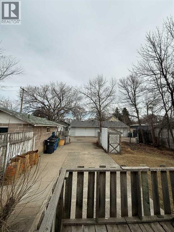 419 12 Street N - 15