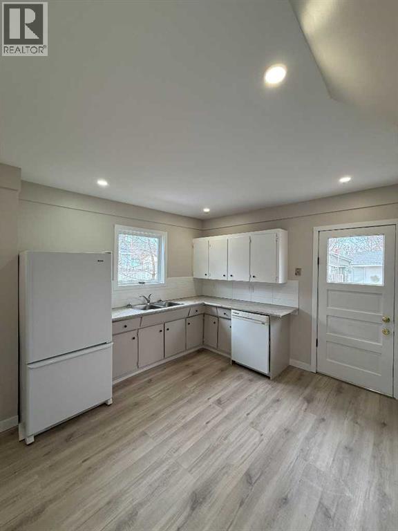 419 12 Street N - 11