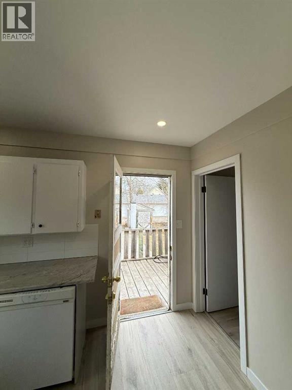 419 12 Street N - 13