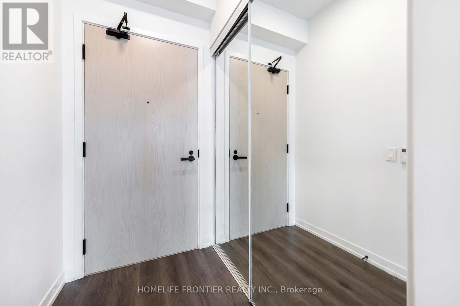 Listing photo of 2305 - 225 COMMERCE STREET