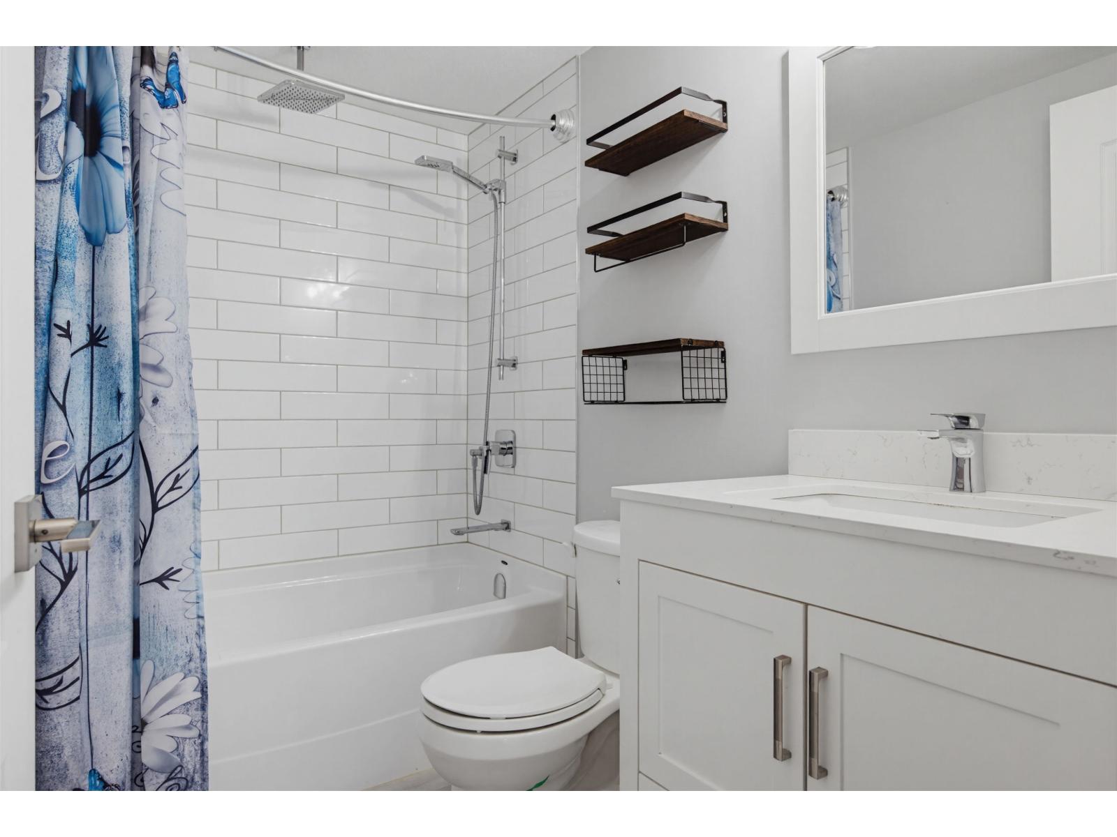 207 5759 GLOVER ROAD, Langley