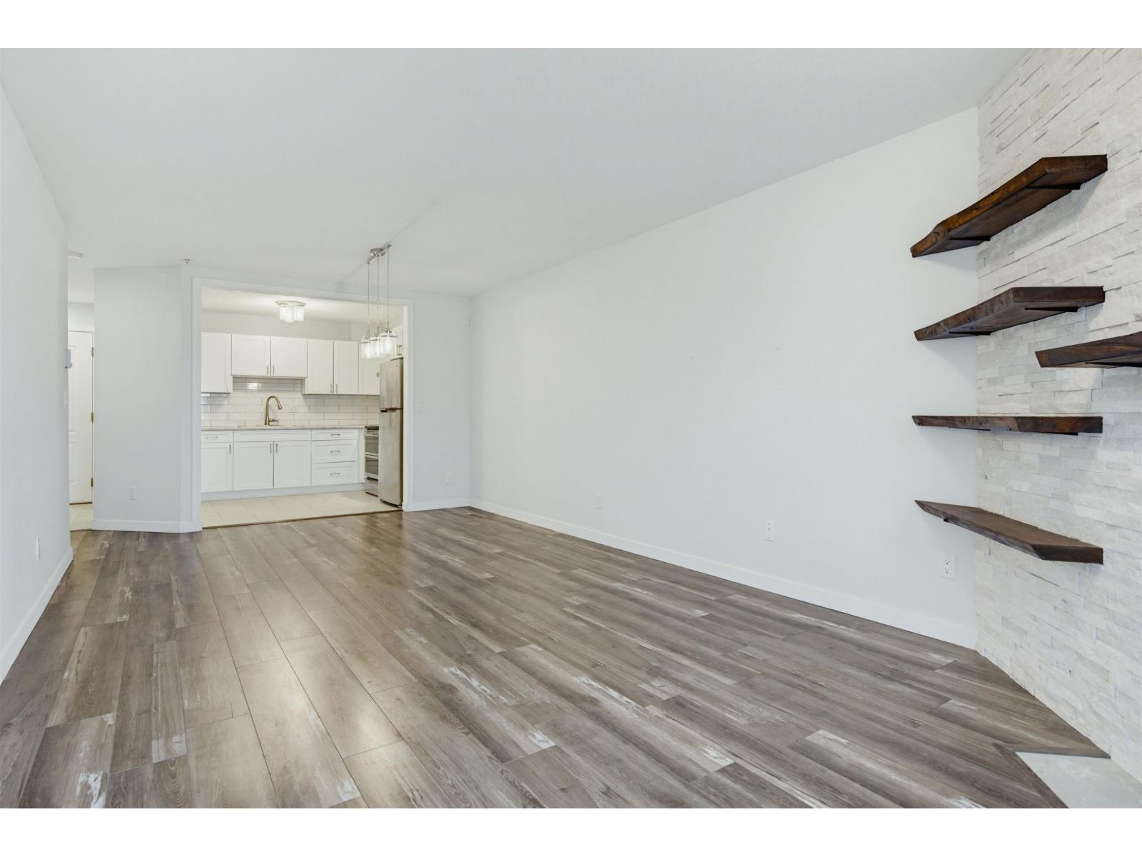 207 5759 GLOVER ROAD, Langley