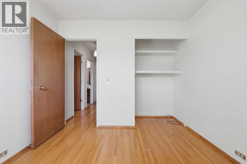 6111 34 Street SW — photo 17