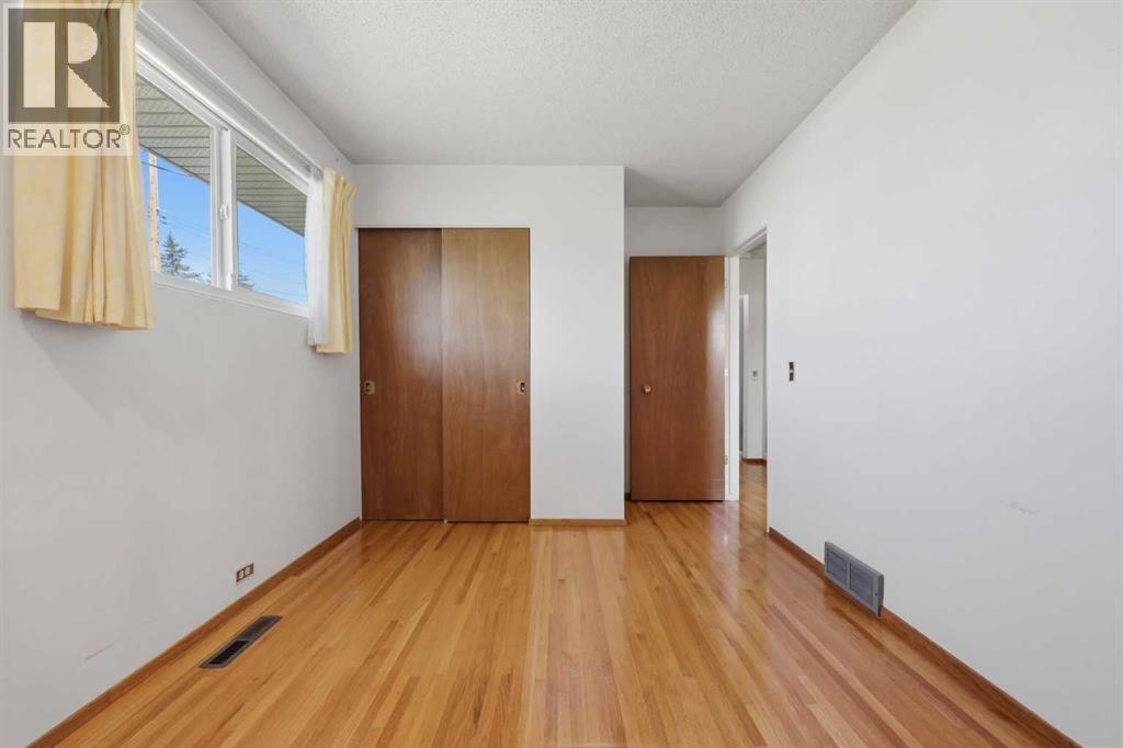 6111 34 Street SW — photo 19