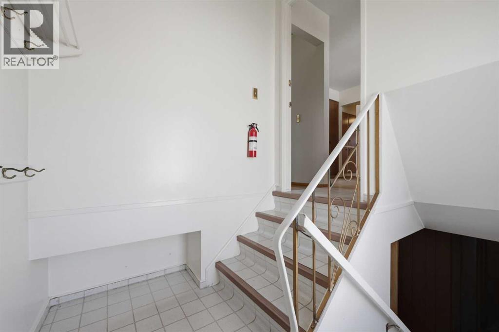 6111 34 Street SW — photo 21