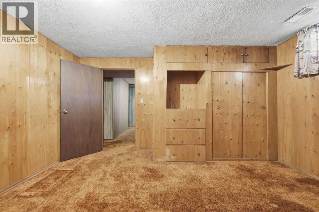 6111 34 Street SW — photo 28