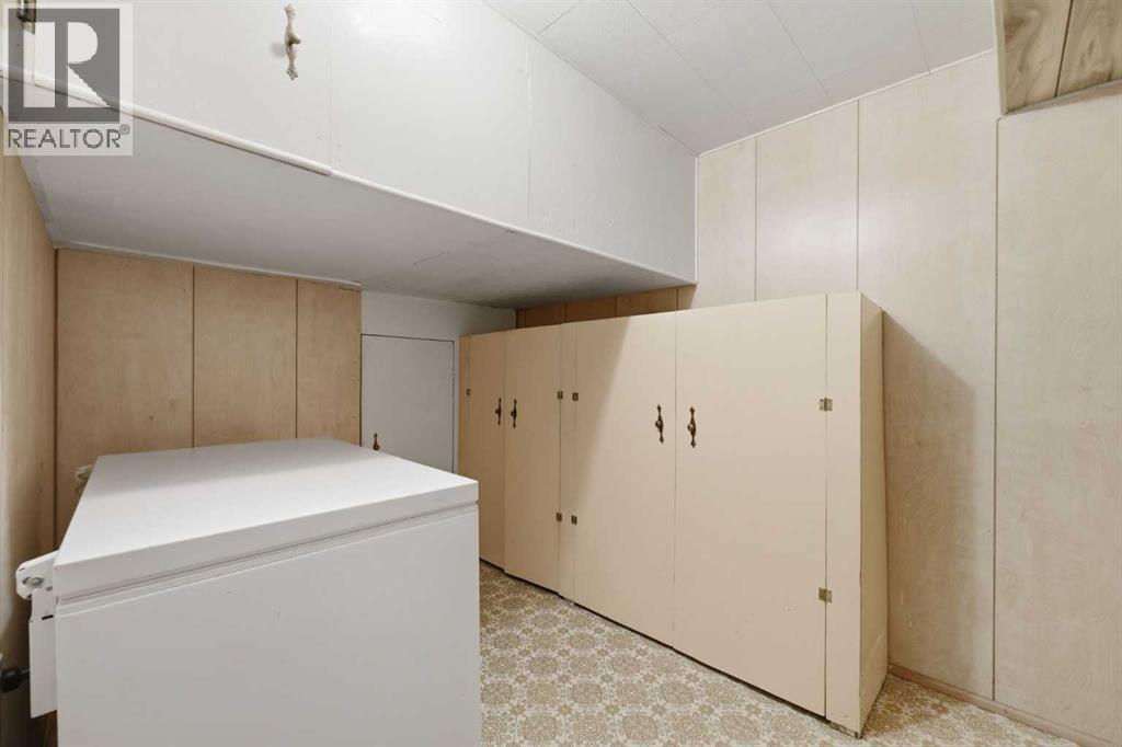 6111 34 Street SW — photo 32