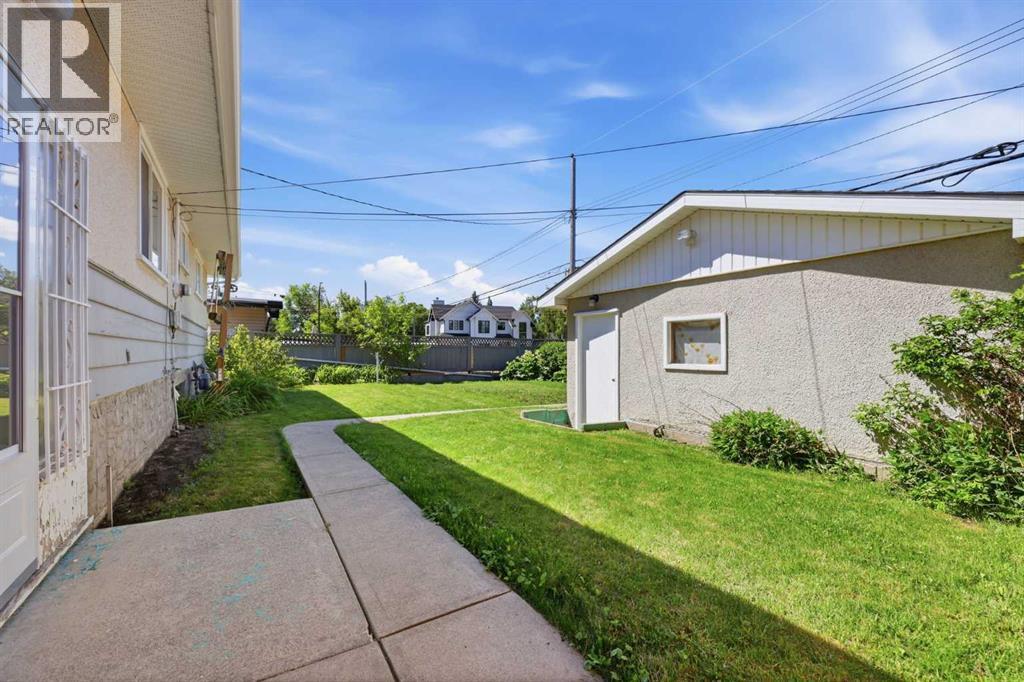 6111 34 Street SW — photo 33