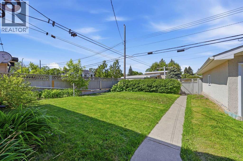 6111 34 Street SW — photo 34