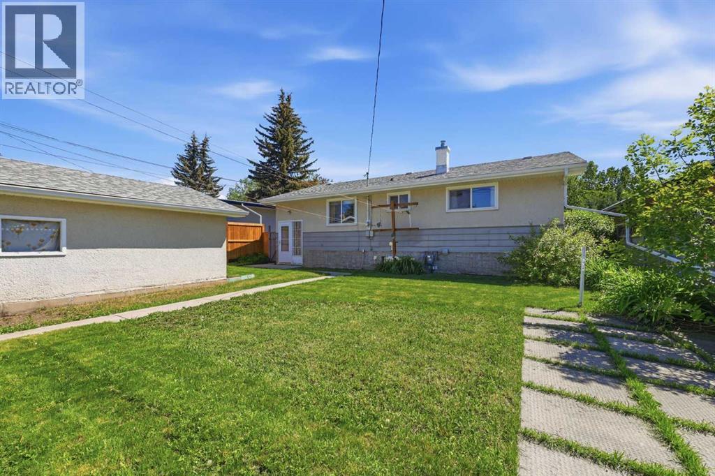 6111 34 Street SW — photo 36