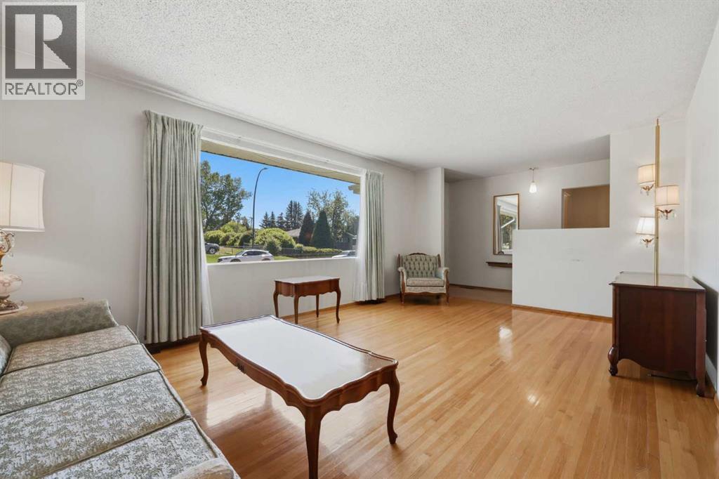 6111 34 Street SW - photo 4