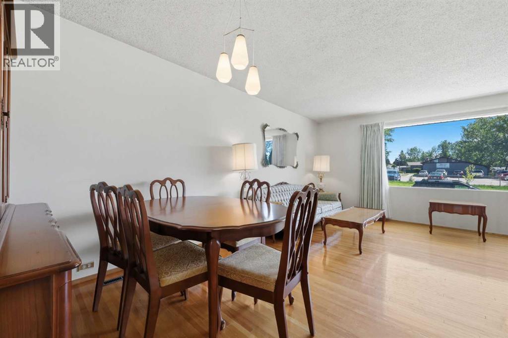 6111 34 Street SW — photo 8