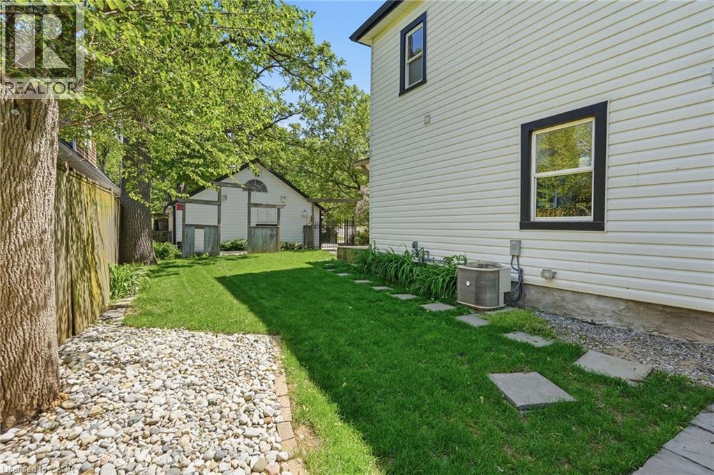 6123 GUELPH Line - 44