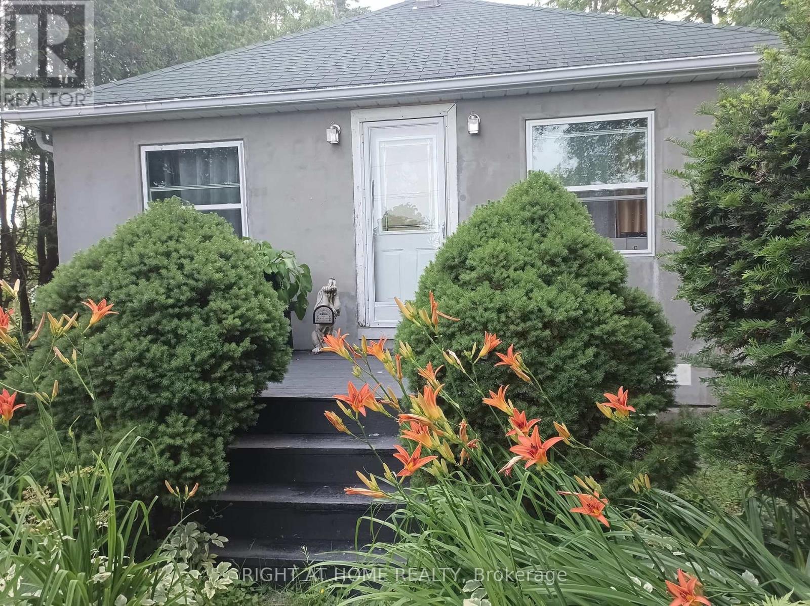 2323 LAKESHORE DRIVE - 8