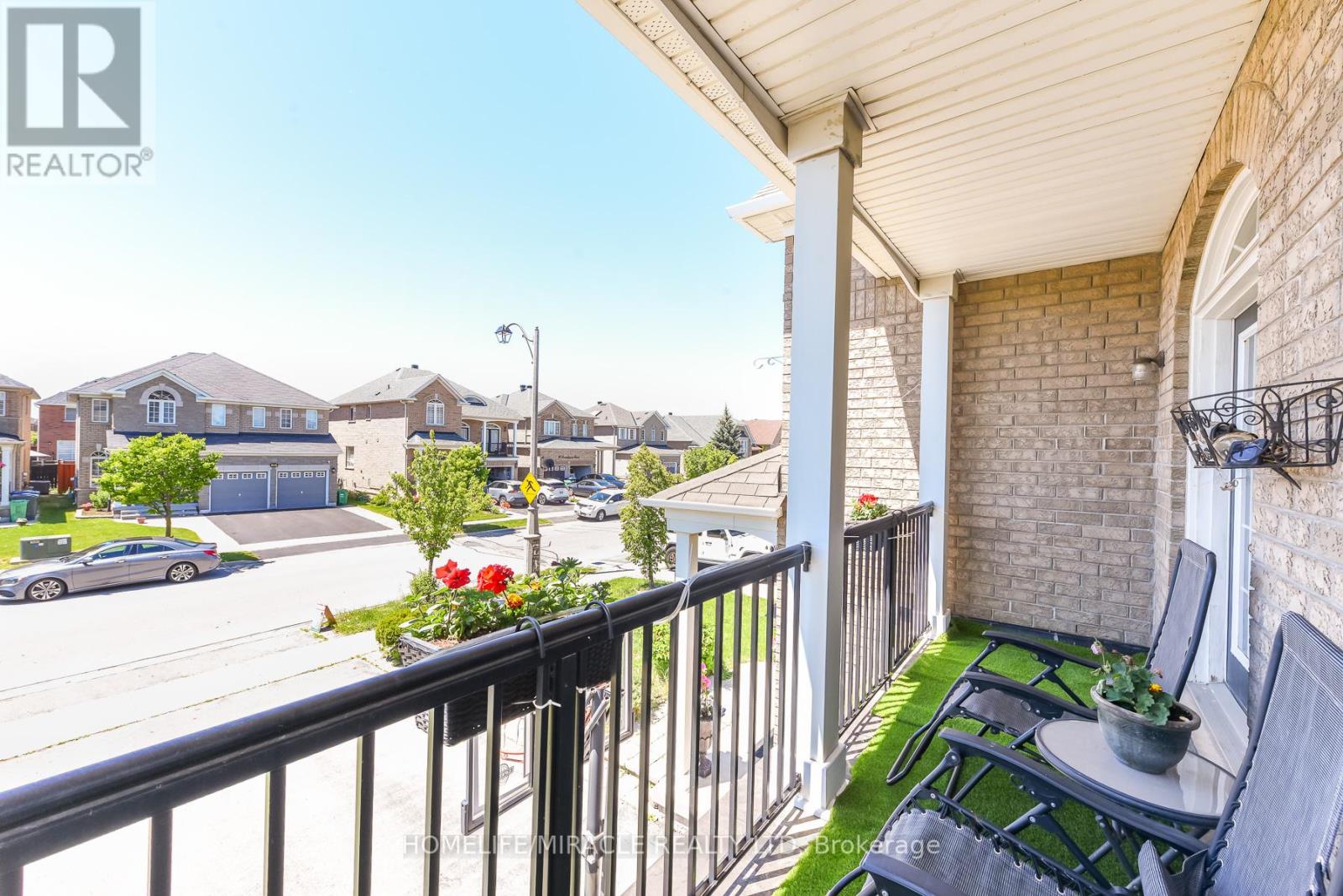 23 ROUNDSTONE DRIVE - 24