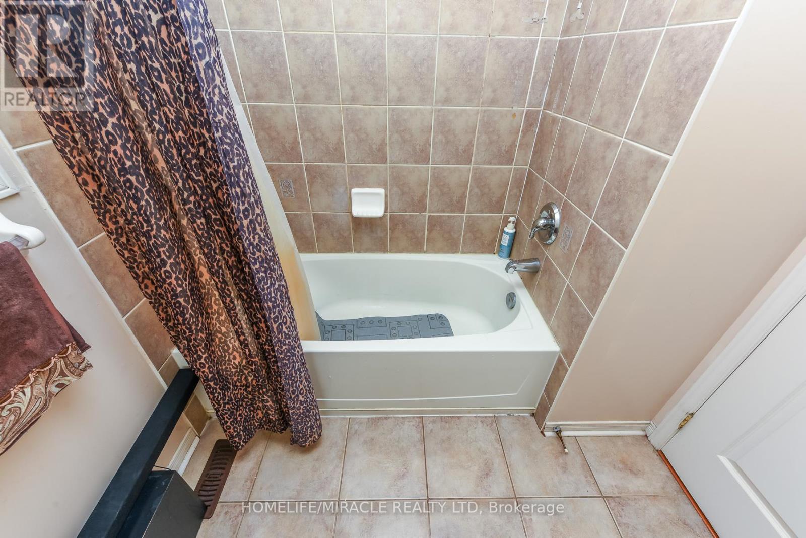 23 ROUNDSTONE DRIVE - 38