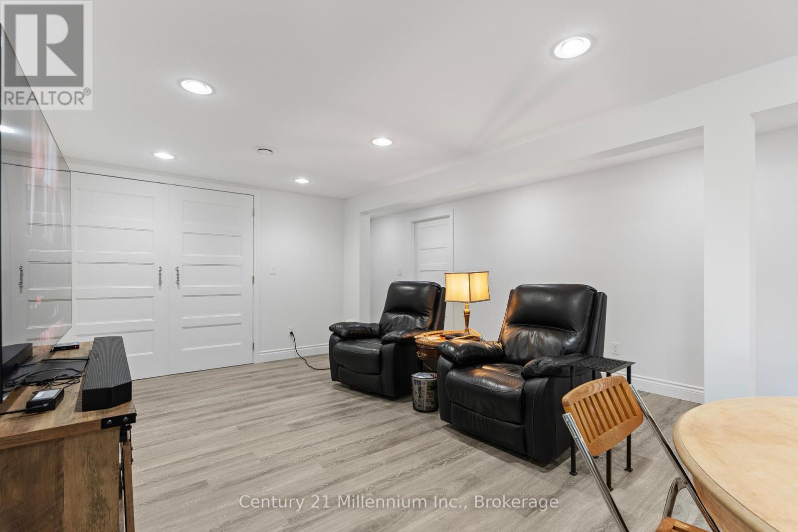 1 CRESCENT STREET - 23