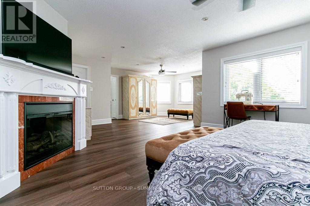 3739 ST. LAURENT COURT - 21