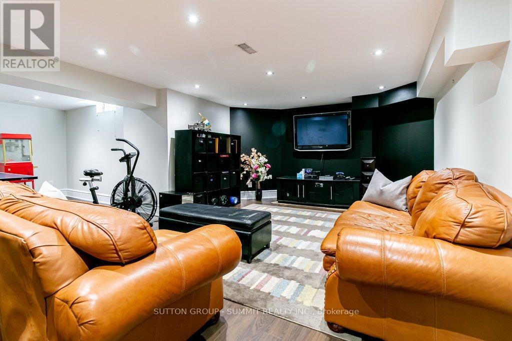 3739 ST. LAURENT COURT - 37