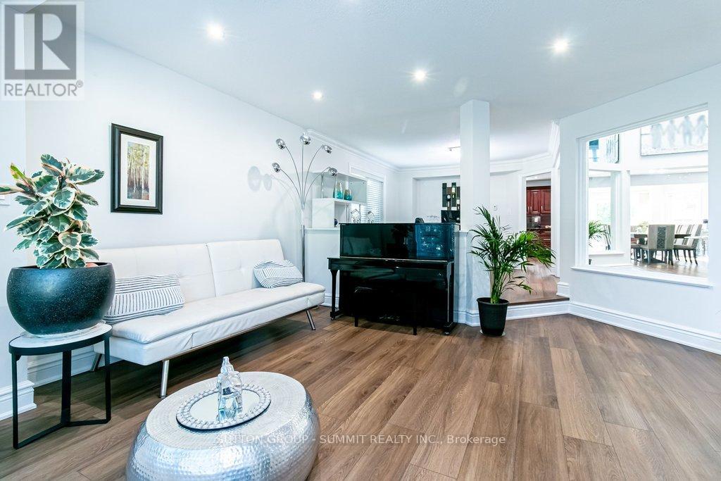 3739 ST. LAURENT COURT - 6
