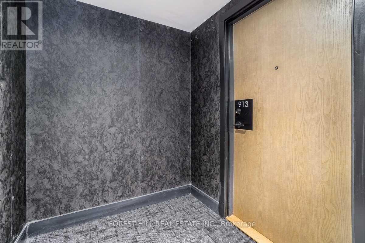 #913 2300 ST CLAIR AVE AVENUE W - 34
