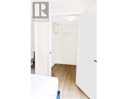 913 - 2300 St Clair Ave Avenue W, Toronto, ON M6N0B3 Photo 18