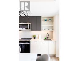913 - 2300 St Clair Ave Avenue W, Toronto, ON M6N0B3 Photo 9