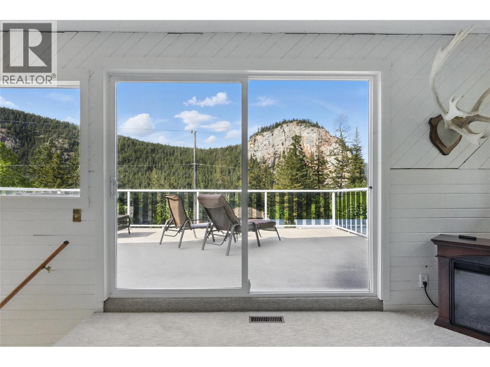 2250 PAUL LAKE Road - 33