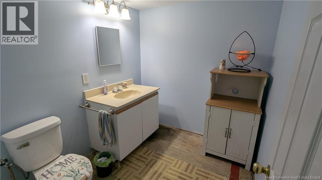 469 St-Amand Road - 32