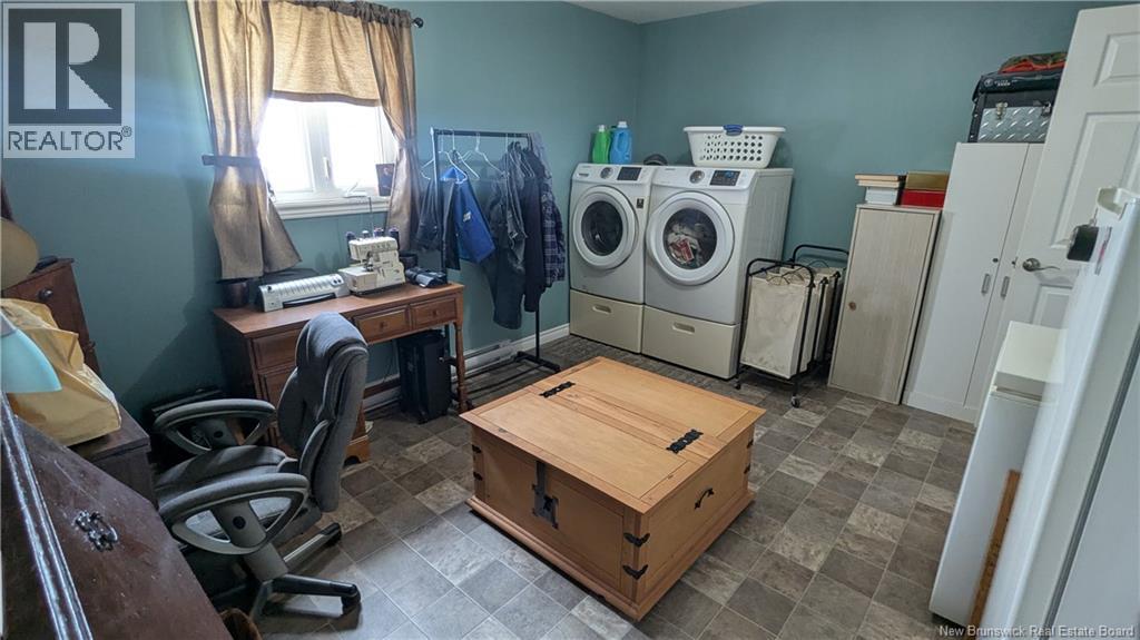 469 St-Amand Road - 27