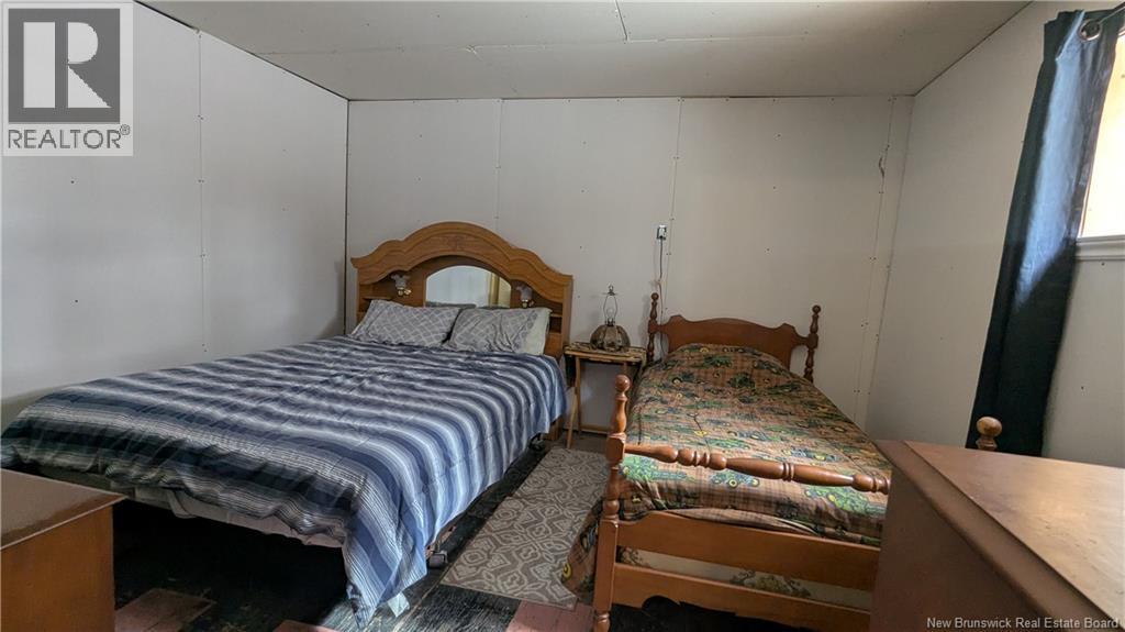 469 St-Amand Road - 34