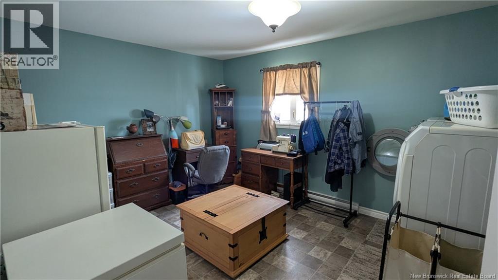 469 St-Amand Road - 25