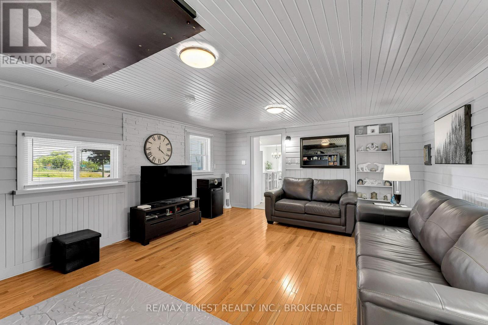 4669 BATH ROAD - Image 35