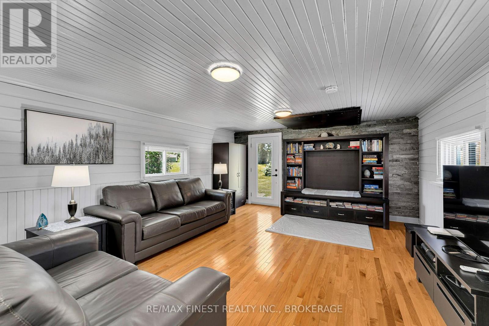 4669 BATH ROAD - Image 37